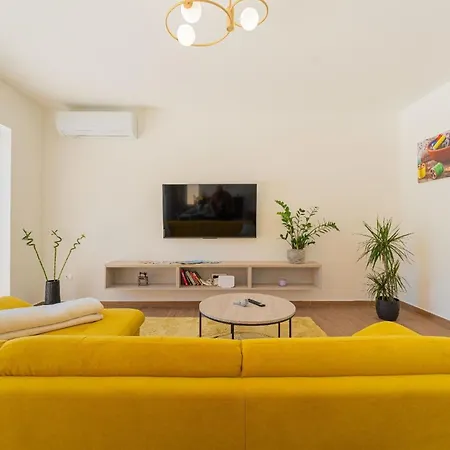 Ana Lucija Holiday home *
