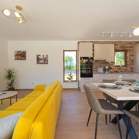 Holiday home Ana Lucija *
