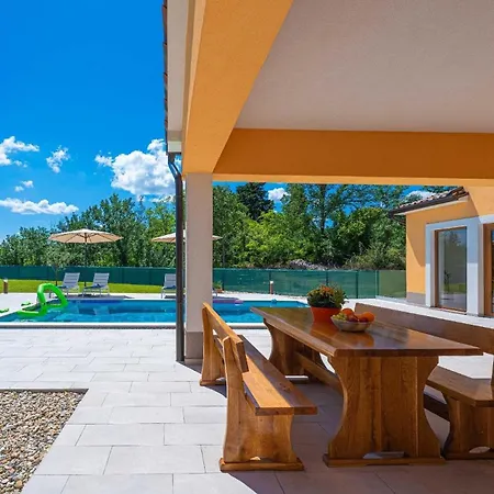 Ana Lucija Labin (Istria)