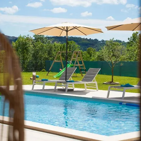Holiday home Ana Lucija *